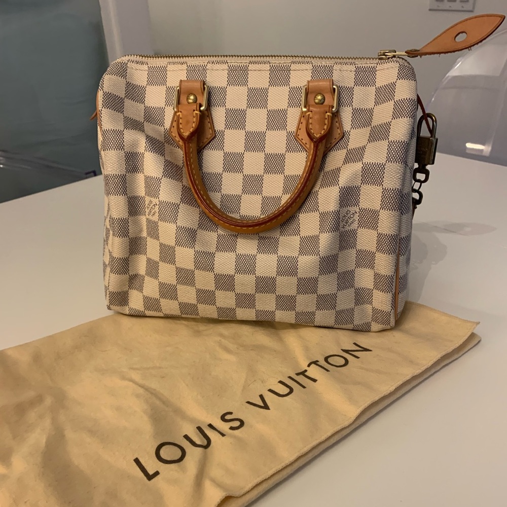 Authentic Louis Vuitton Damier Azur Speedy 25. A classic collector item!